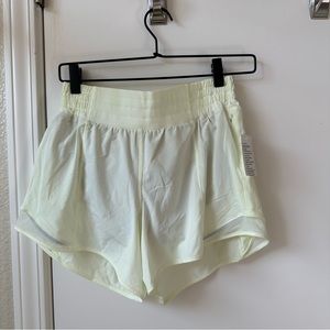NWT Lululemon Hotty Hot Shorts Size 6